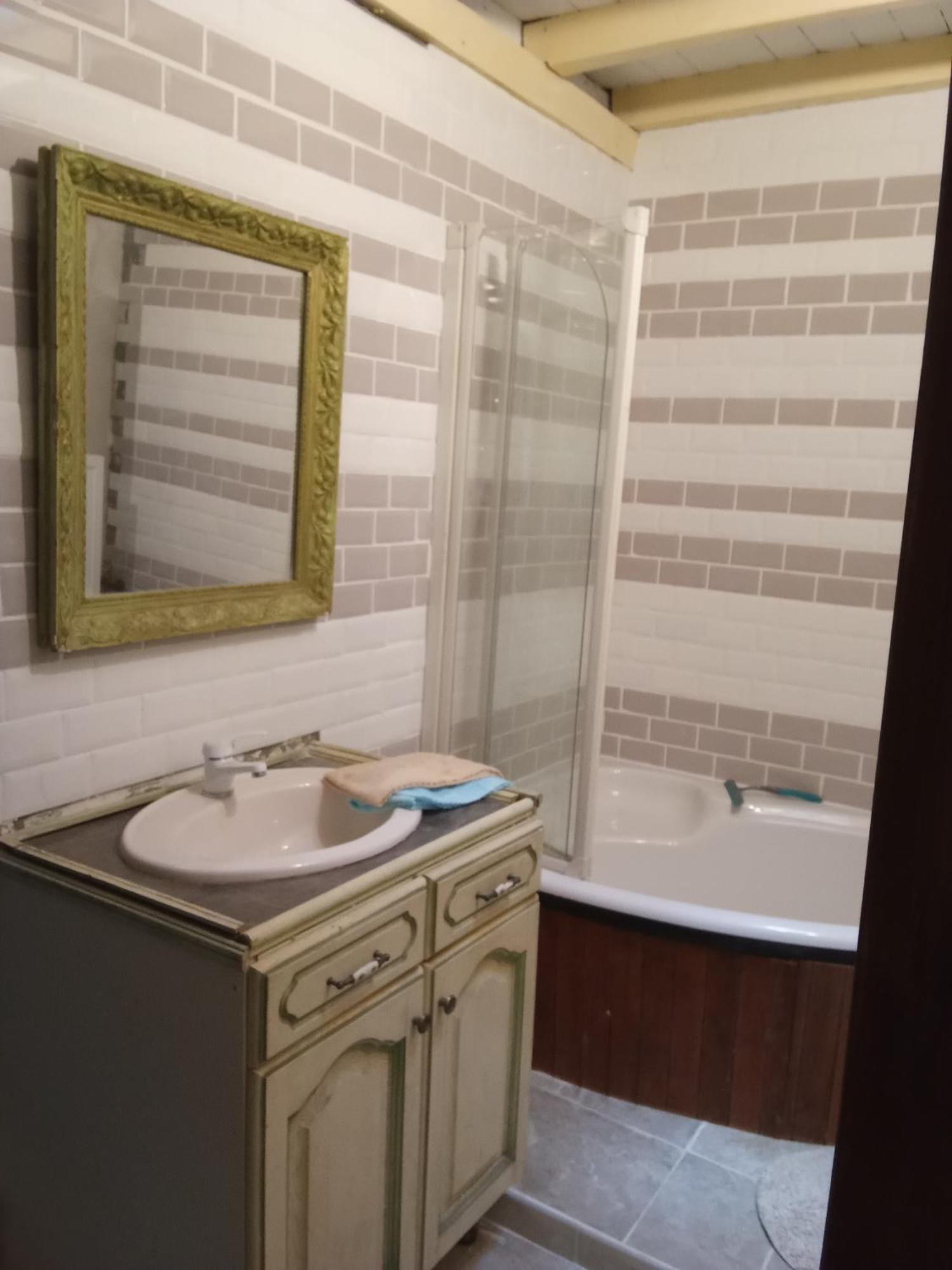 La Grille Fleurie, Chambres D'Hote Chez L'Habitant Arthonnay Ngoại thất bức ảnh