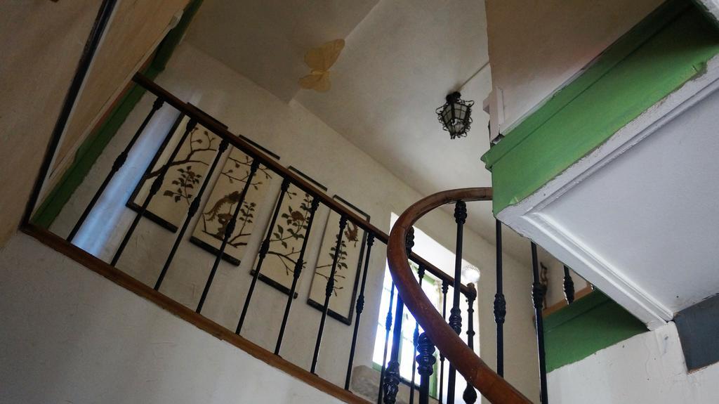 La Grille Fleurie, Chambres D'Hote Chez L'Habitant Arthonnay Ngoại thất bức ảnh